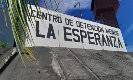 El Salvador: Un régimen que ha dejado 76 mil detenidos y más de doscientas personas muertas en prisiones