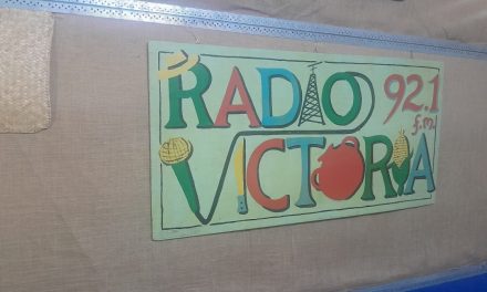 Radio Victoria conecta con su audiencia, pese a los desafíos
