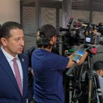 Nery Ramos contradice a mandos policiales y achaca a Jimmy Morales la llegada de más policías al Hogar Seguro