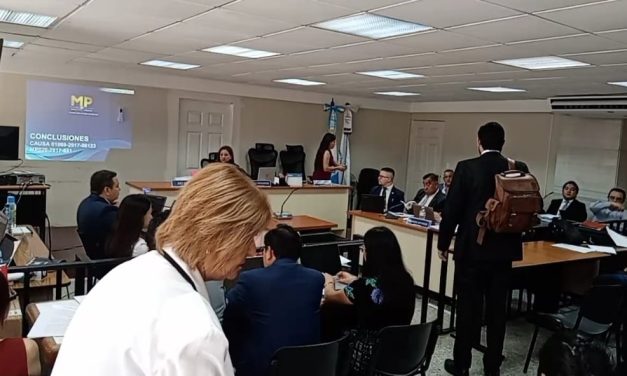 Anahy Keller abandona el juicio del Hogar Seguro tras recibir amparo provisional de la CC